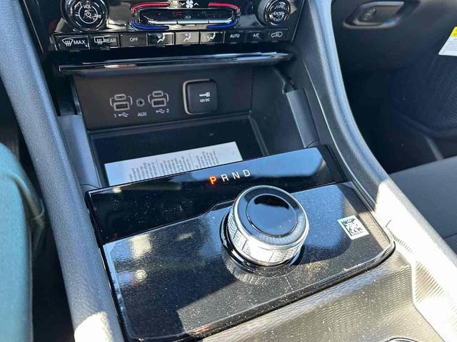 Photo of 2025 Metallic Jeep Grand Cherokee L