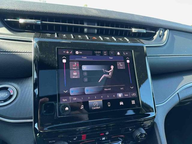 Photo of 2025 Metallic Jeep Grand Cherokee L