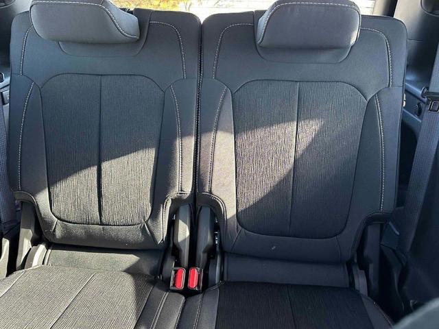Photo of 2025 Metallic Jeep Grand Cherokee L