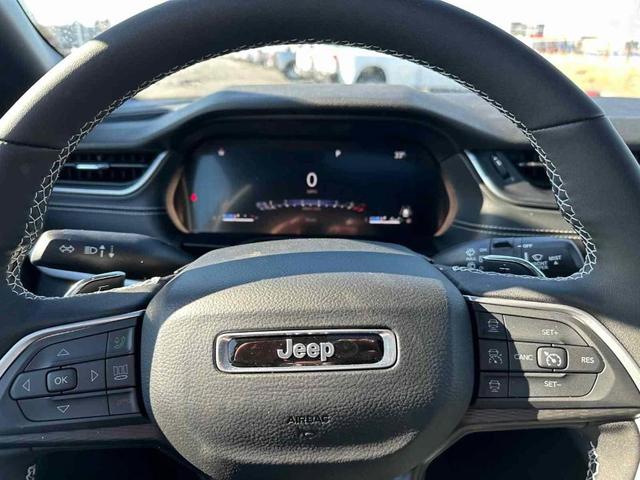 Photo of 2025 Metallic Jeep Grand Cherokee L