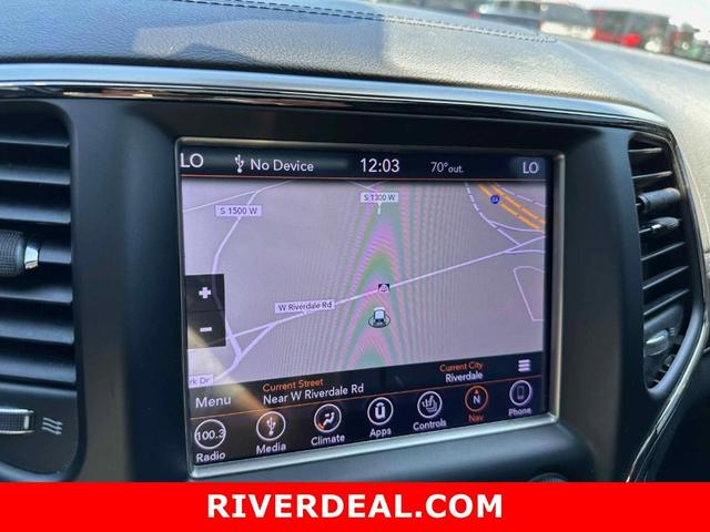 Photo of 2018 Bright White Clearcoat Jeep Grand Cherokee