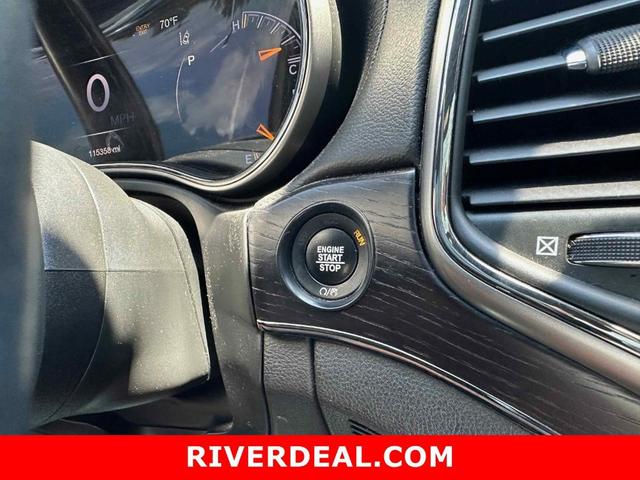 Photo of 2018 Bright White Clearcoat Jeep Grand Cherokee