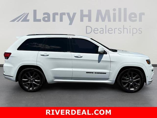 Photo of 2018 Bright White Clearcoat Jeep Grand Cherokee