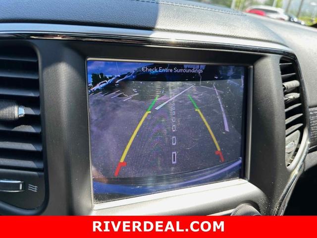 Photo of 2018 Bright White Clearcoat Jeep Grand Cherokee