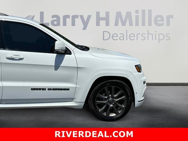 Photo of 2018 Bright White Clearcoat Jeep Grand Cherokee
