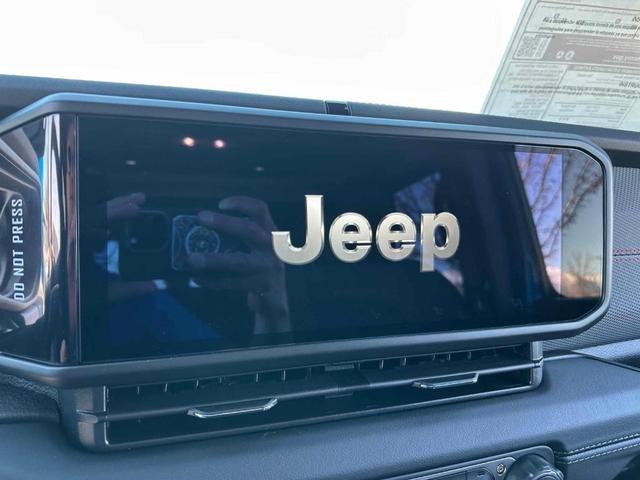 Photo of 2025 Hydro Blue Pearlcoat Jeep Wrangler