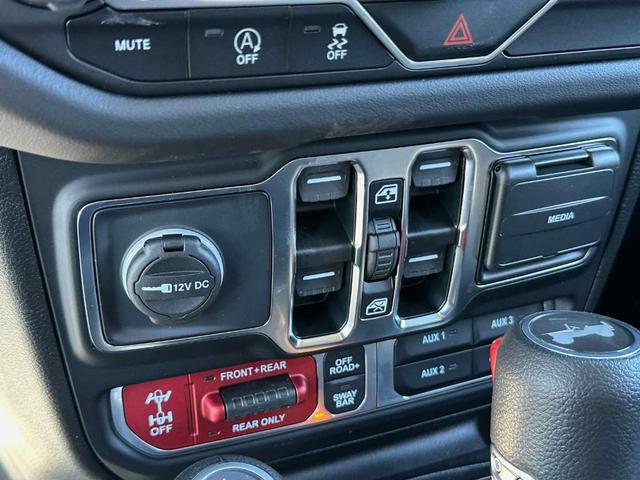 Photo of 2025 Hydro Blue Pearlcoat Jeep Wrangler