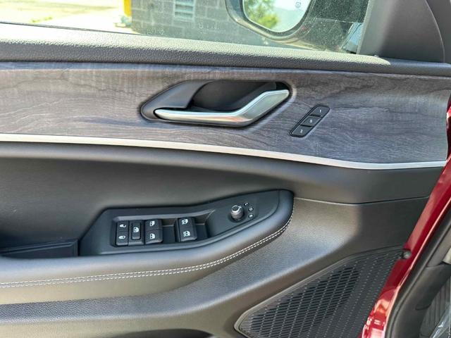 Photo of 2025 Velvet Red Pearlcoat Jeep Grand Cherokee L