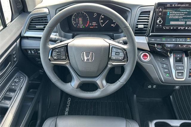 Photo of 2026 PLATINUM WHT PR Honda Odyssey