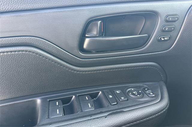 Photo of 2026 PLATINUM WHT PR Honda Odyssey