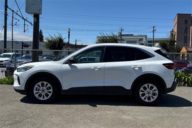 Photo of 2023 OXFORD WHITE Ford Escape