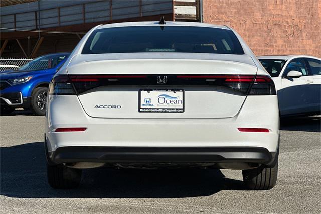 Photo of 2025 PLATINUM WHT PR Honda Accord