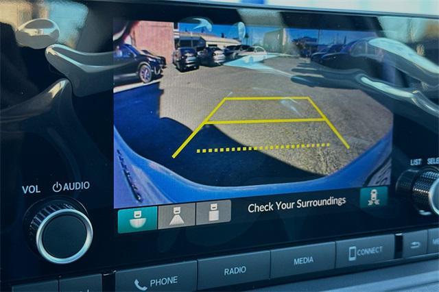 Photo of 2025 PLATINUM WHT PR Honda Accord
