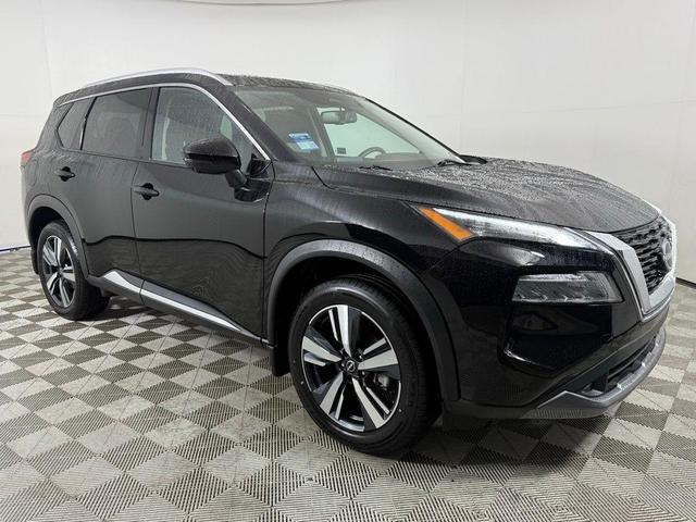 Photo of 2022 Super Black Nissan Rogue