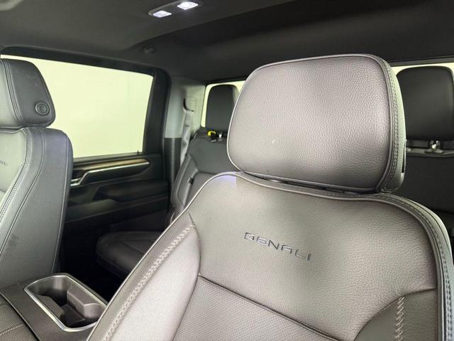 Photo of 2024 Onyx Black GMC Sierra 2500