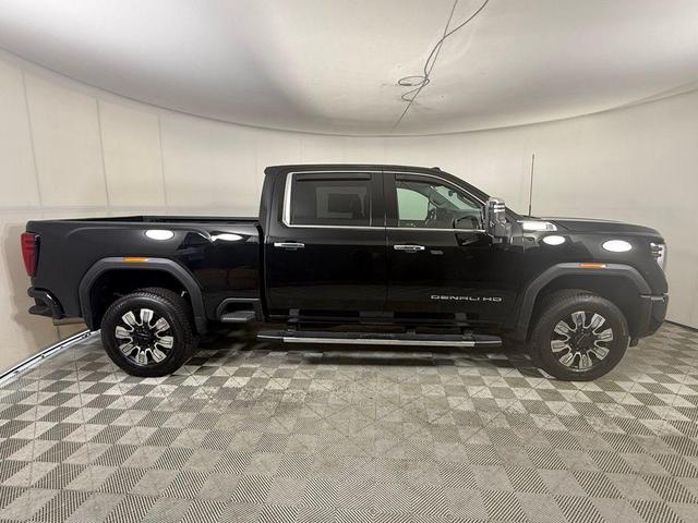 Photo of 2024 Onyx Black GMC Sierra 2500