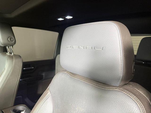 Photo of 2022 White Frost Tri-Coat GMC Sierra 2500