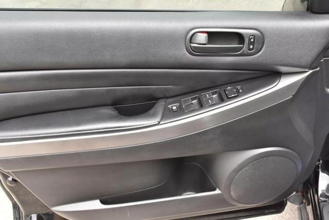 Photo of 2010 Brilliant Black Clearcoat Mazda CX-7