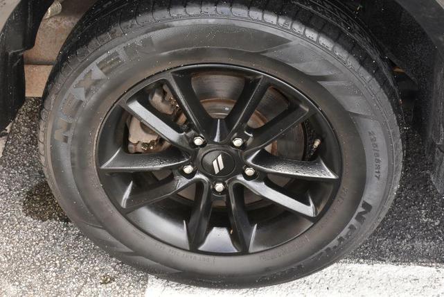 Photo of 2019 Pitch Black Clearcoat Dodge Journey