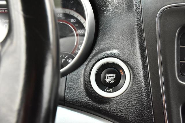Photo of 2019 Pitch Black Clearcoat Dodge Journey
