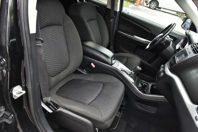 Photo of 2019 Pitch Black Clearcoat Dodge Journey