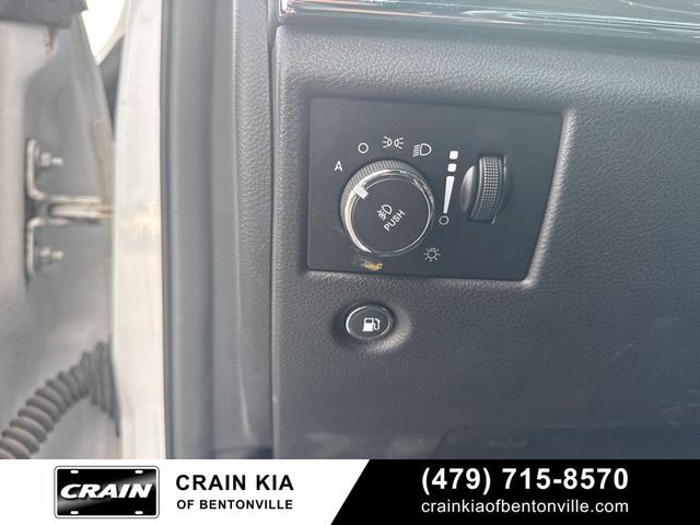 Photo of 2018 Ivory 3-Coat Jeep Grand Cherokee