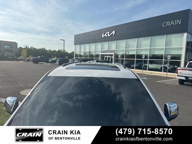 Photo of 2018 Ivory 3-Coat Jeep Grand Cherokee
