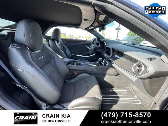 Photo of 2023 Black Chevrolet Camaro