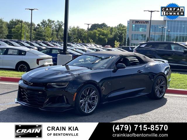 Photo of 2023 Black Chevrolet Camaro