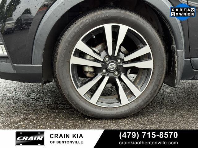 Photo of 2019 Super Black Nissan Kicks