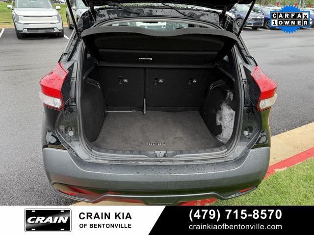 Photo of 2019 Super Black Nissan Kicks