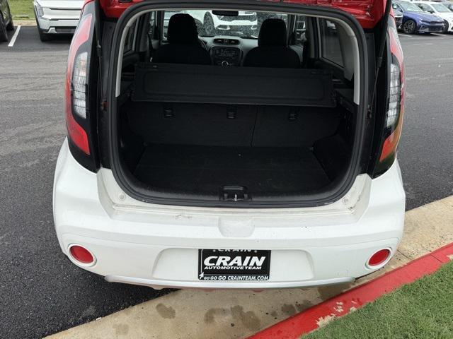 Photo of 2017 White w/Red Roof Kia Soul