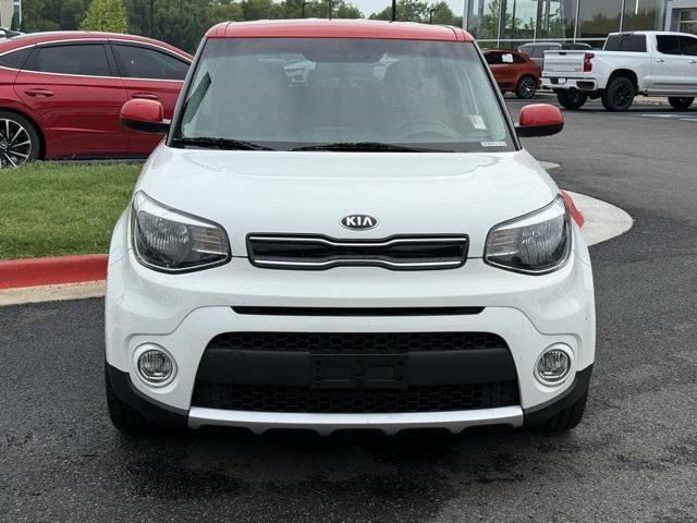Photo of 2017 White w/Red Roof Kia Soul