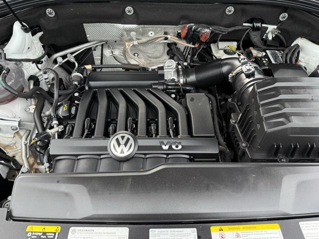 Photo of 2021 Pure White Volkswagen Atlas