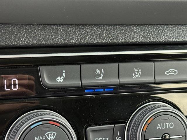 Photo of 2021 Pure White Volkswagen Atlas