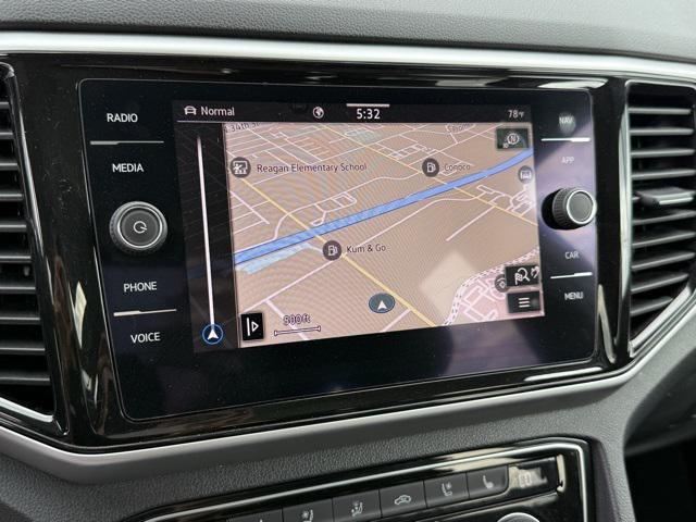 Photo of 2021 Pure White Volkswagen Atlas