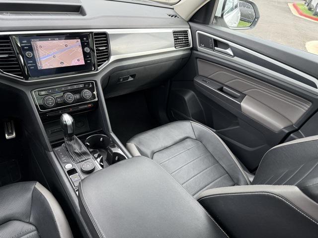 Photo of 2021 Pure White Volkswagen Atlas