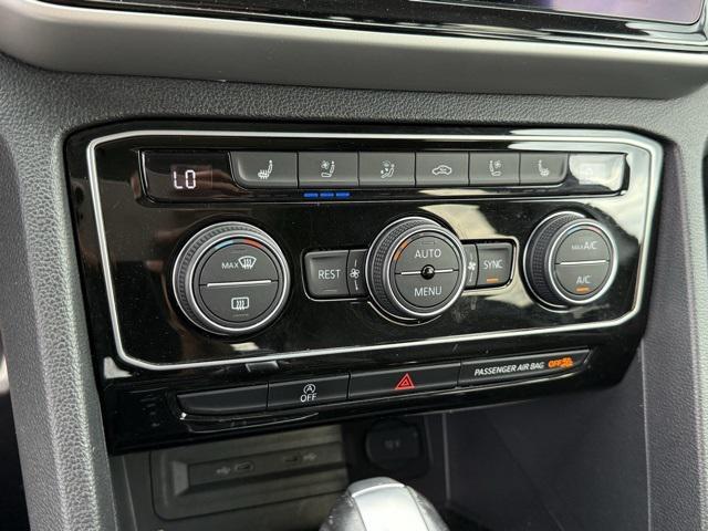 Photo of 2021 Pure White Volkswagen Atlas