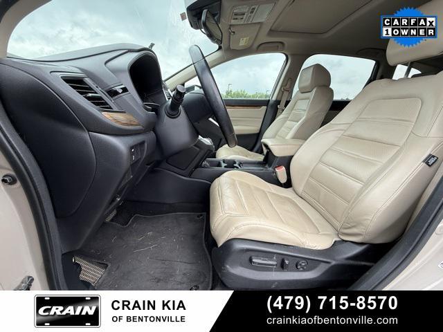 Photo of 2017 Sandstorm Metallic Honda CR-V