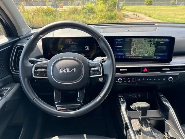 Photo of 2024 Ebony Black Kia Sorento