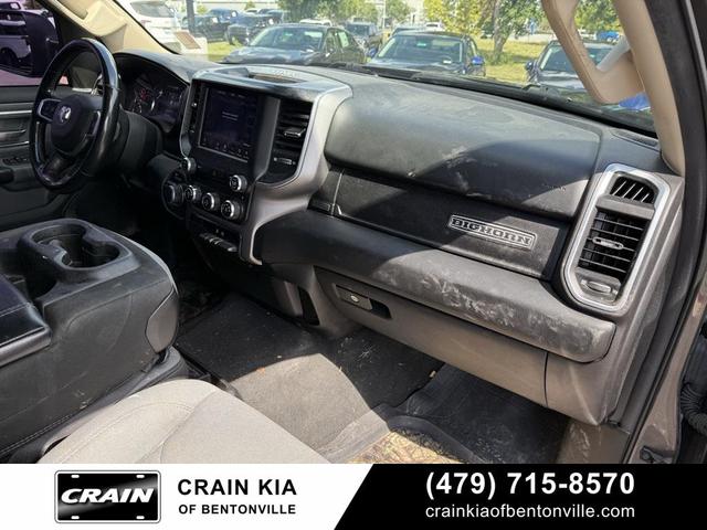 Photo of 2019 Granite Crystal Metallic Clearcoat RAM 1500