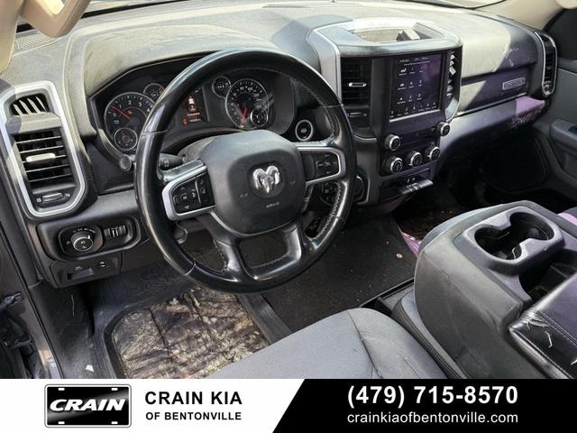 Photo of 2019 Granite Crystal Metallic Clearcoat RAM 1500