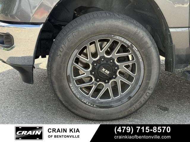 Photo of 2019 Granite Crystal Metallic Clearcoat RAM 1500