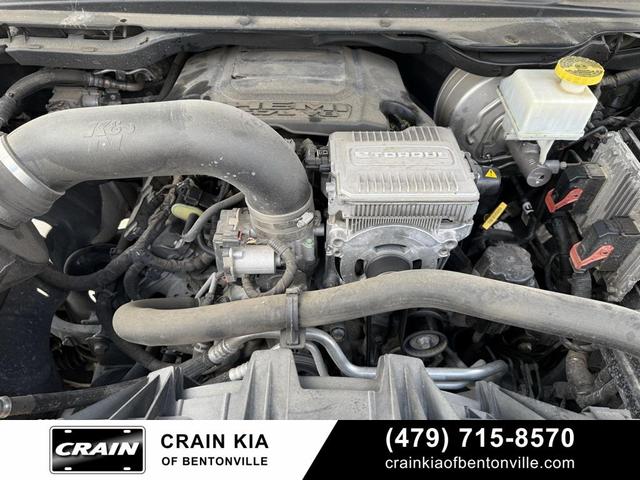 Photo of 2019 Granite Crystal Metallic Clearcoat RAM 1500