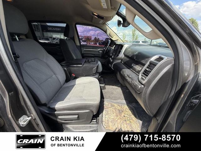 Photo of 2019 Granite Crystal Metallic Clearcoat RAM 1500
