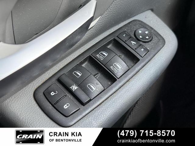 Photo of 2019 Granite Crystal Metallic Clearcoat RAM 1500