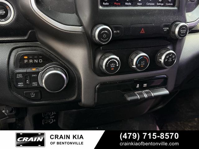 Photo of 2019 Granite Crystal Metallic Clearcoat RAM 1500