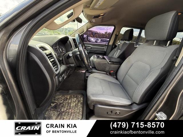 Photo of 2019 Granite Crystal Metallic Clearcoat RAM 1500