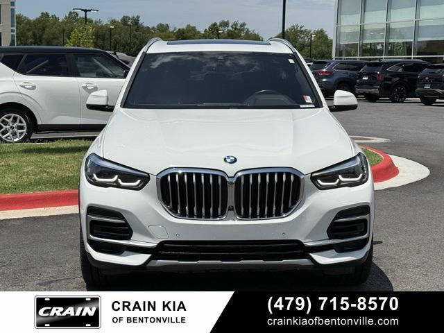 Photo of 2022 Alpine White BMW X5