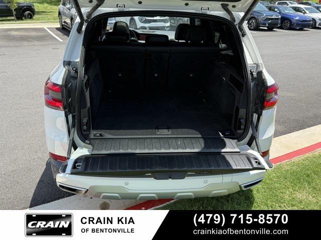 Photo of 2022 Alpine White BMW X5